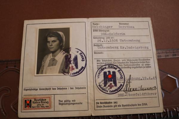 alter Deutsches Rotes Kreuz Personal-Ausweis  DRK Helferin Ludwigsburg  April 1945